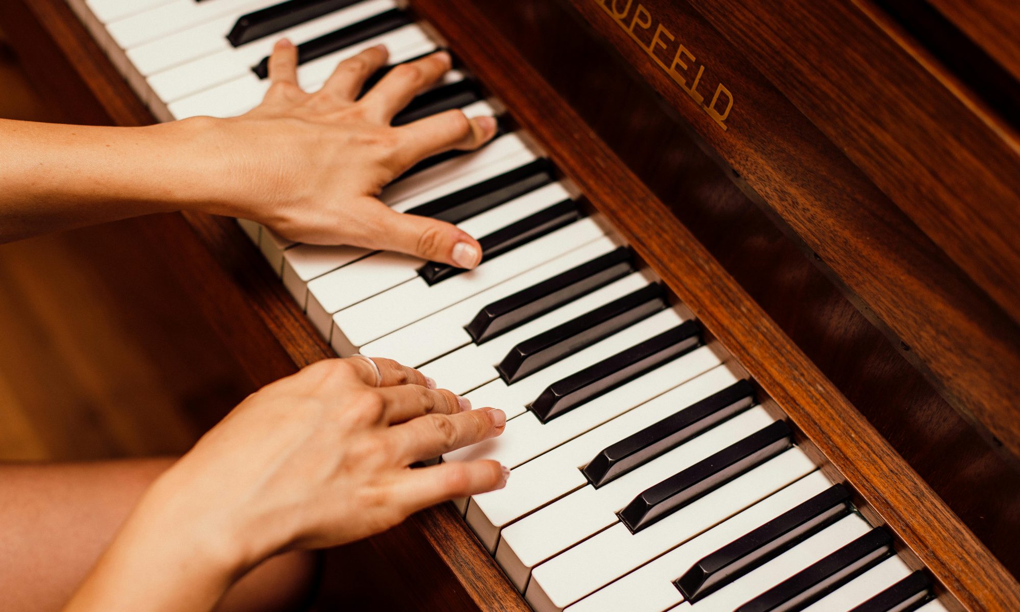 Piano dan latihan musik untuk perkembangan anak